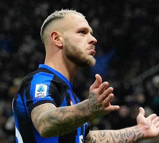 今夜武汉三镇备战意大利杯，官宣签约细节曝光，管理层满意，更衣室氛围转暖的简单介绍