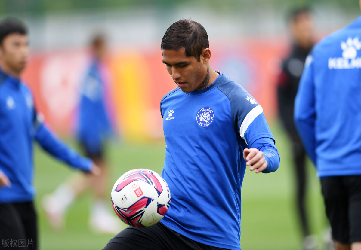 包含费城76人发布备战花絮；赛后复出首秀；亚冠任务艰巨；年轻球员得到机会的词条