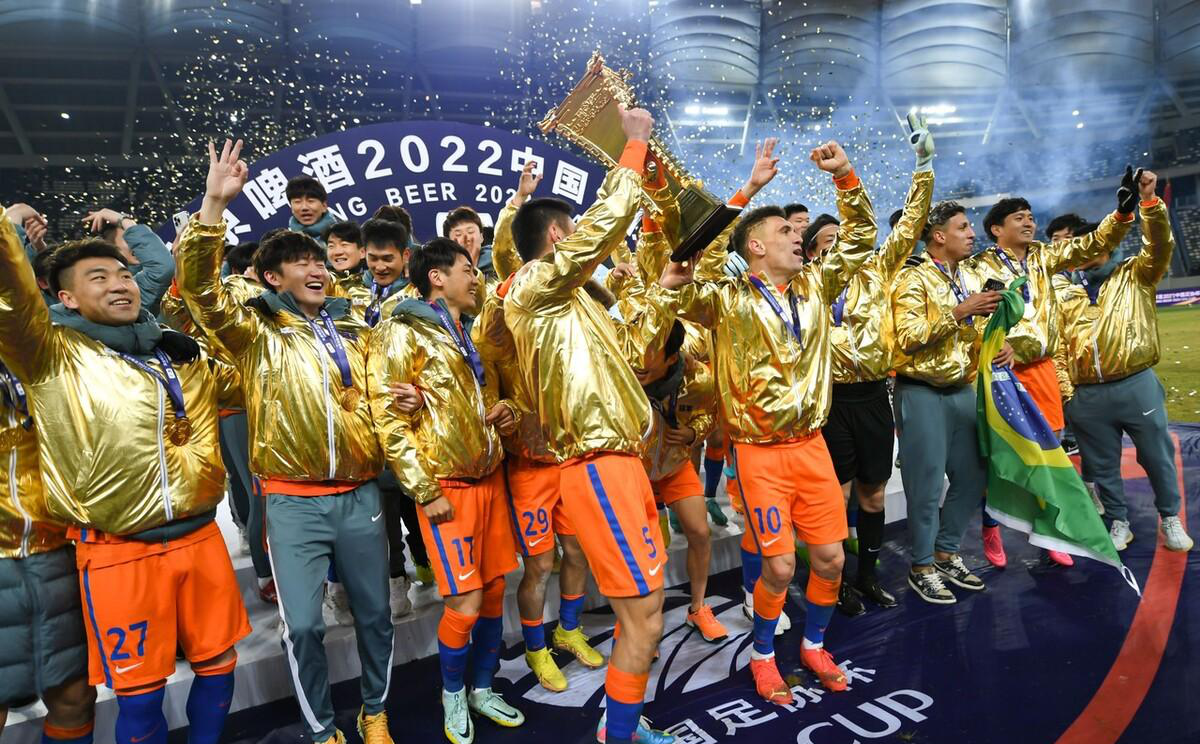 清晨广州队调整名单以备足总杯；调整名单环节打磨；引发热议；纪律约束更严格的简单介绍