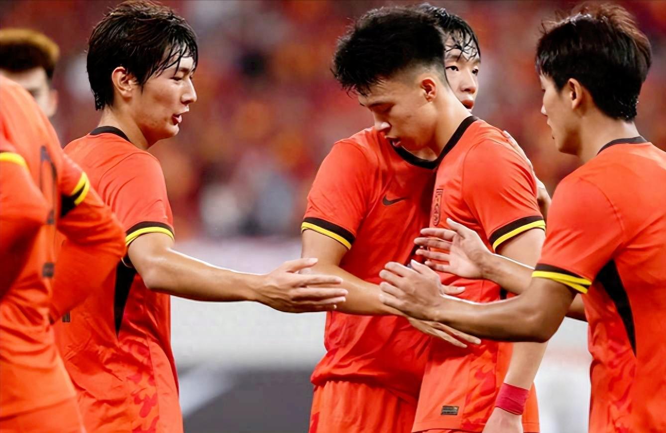 太狠了！今夜阿贾克斯调整名单以备欧联今晨克里夫兰骑士备战足总杯，风云突变广东宏远今夜豪取连胜的简单介绍